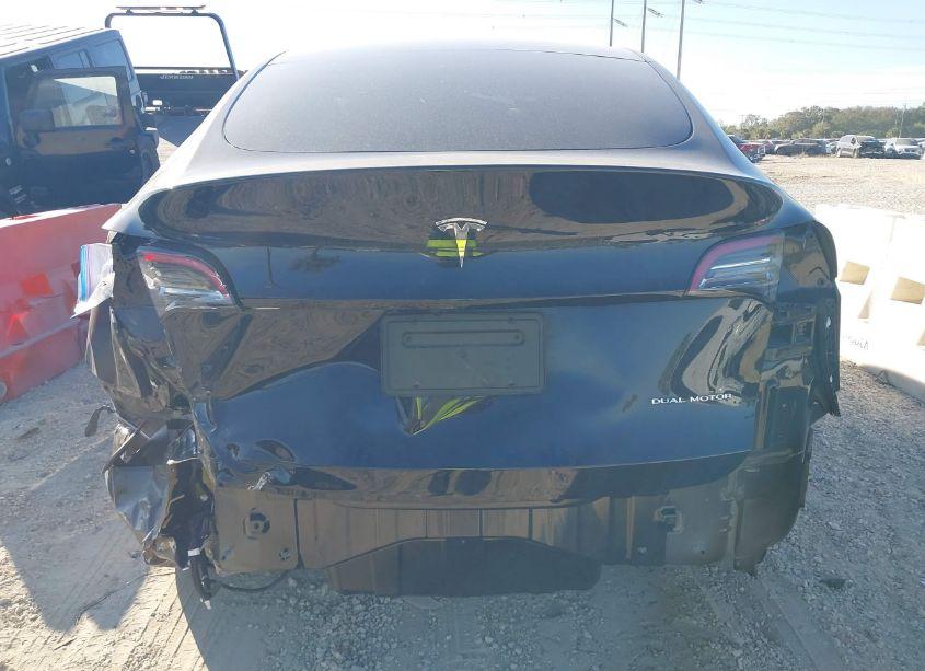 Photo 6 of 2023 Tesla Model Y AWD/LONG RANGE DUAL MOTOR ALL-WHEEL DRIVE (VIN 7SAYGDEE8PF799227)