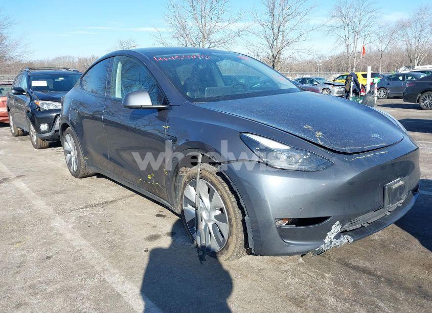 Photo 6 of 2023 Tesla Model Y AWD/LONG RANGE DUAL MOTOR ALL-WHEEL DRIVE (VIN 7SAYGDEE8PF871849)