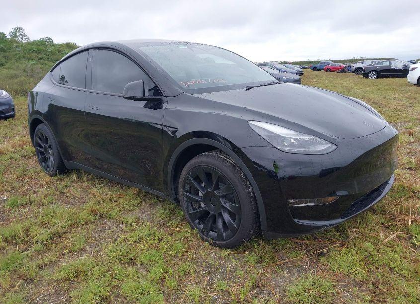 2023 Tesla Model Y AWD/LONG RANGE DUAL MOTOR ALL-WHEEL DRIVE (VIN 7SAYGDEE8PF875724) main photo
