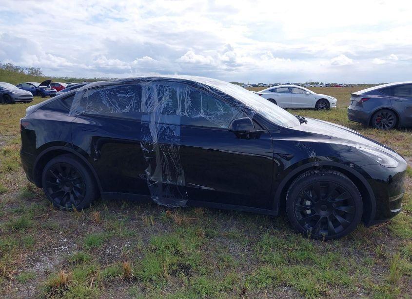 Photo 12 of 2023 Tesla Model Y AWD/LONG RANGE DUAL MOTOR ALL-WHEEL DRIVE (VIN 7SAYGDEE8PF875724)