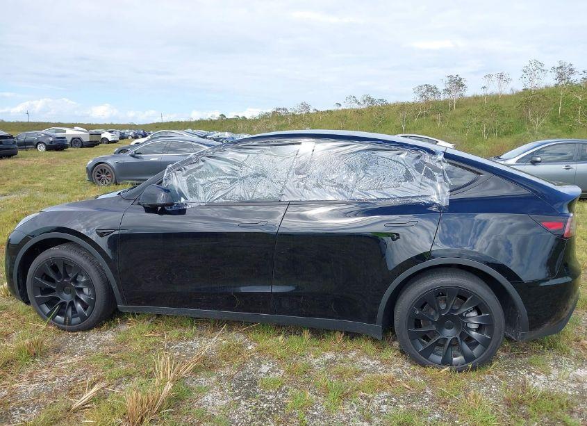 Photo 13 of 2023 Tesla Model Y AWD/LONG RANGE DUAL MOTOR ALL-WHEEL DRIVE (VIN 7SAYGDEE8PF875724)