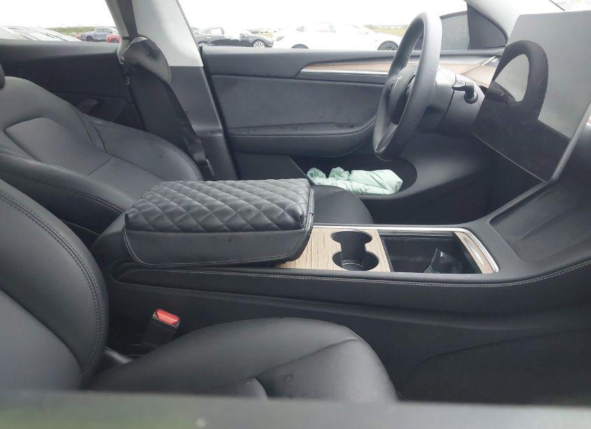 Photo 5 of 2023 Tesla Model Y AWD/LONG RANGE DUAL MOTOR ALL-WHEEL DRIVE (VIN 7SAYGDEE8PF875724)