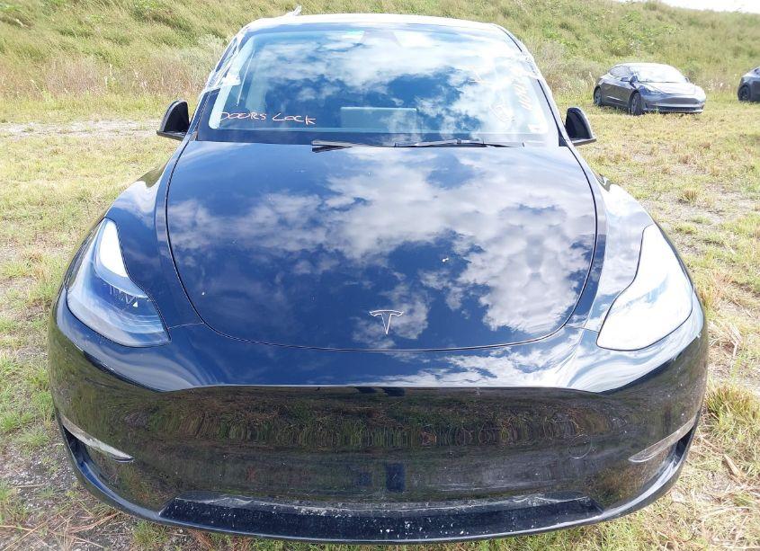 Photo 6 of 2023 Tesla Model Y AWD/LONG RANGE DUAL MOTOR ALL-WHEEL DRIVE (VIN 7SAYGDEE8PF875724)