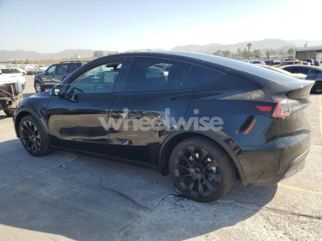 Photo 5 of 2024 TESLA MODEL Y (VIN 7SAYGDEE8RA231933)