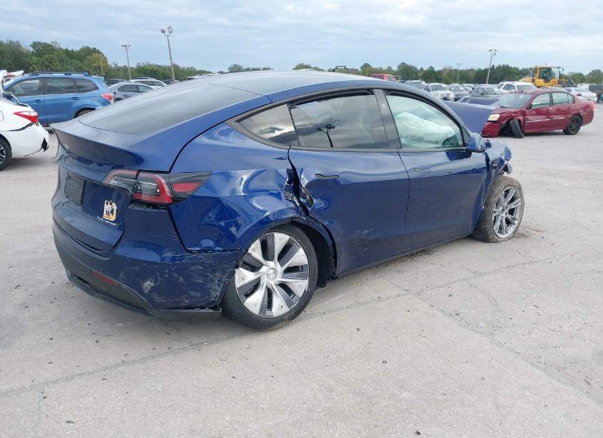 Photo 4 of 2024 Tesla Model Y LONG RANGE DUAL MOTOR ALL-WHEEL DRIVE (VIN 7SAYGDEE8RA252538)