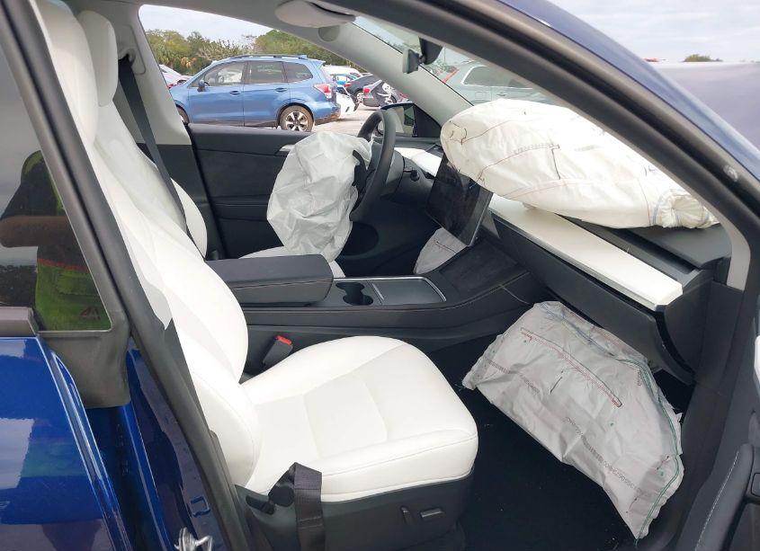 Photo 5 of 2024 Tesla Model Y LONG RANGE DUAL MOTOR ALL-WHEEL DRIVE (VIN 7SAYGDEE8RA252538)