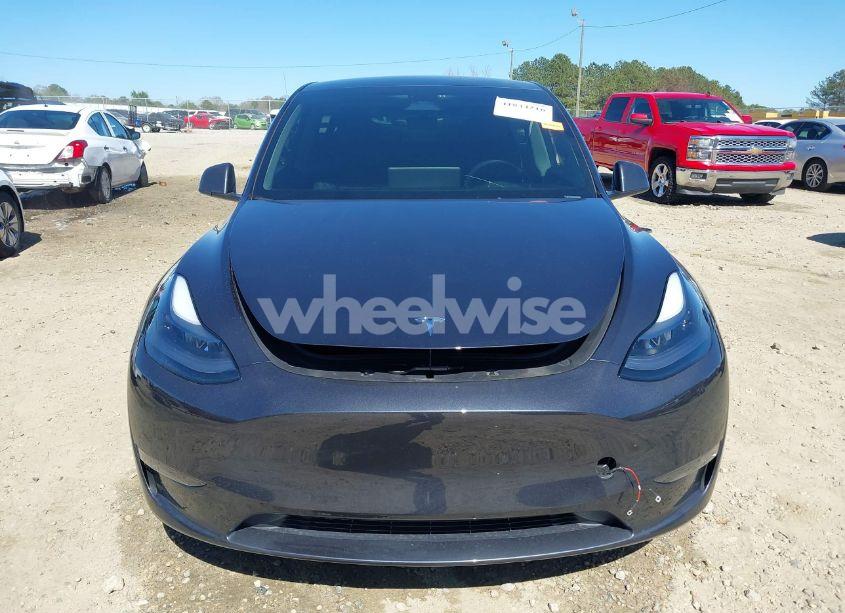 Photo 13 of 2024 Tesla Model Y LONG RANGE DUAL MOTOR ALL-WHEEL DRIVE (VIN 7SAYGDEE8RA262082)