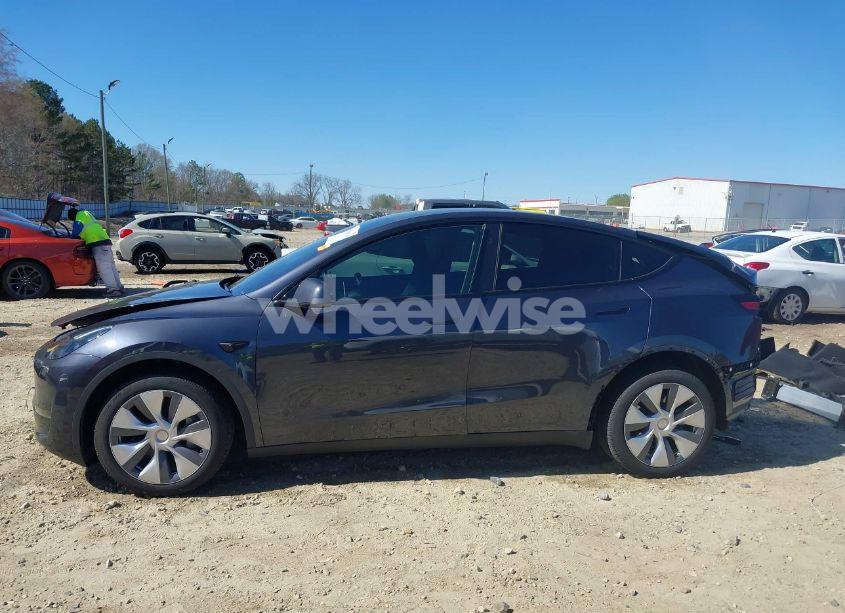 Photo 15 of 2024 Tesla Model Y LONG RANGE DUAL MOTOR ALL-WHEEL DRIVE (VIN 7SAYGDEE8RA262082)