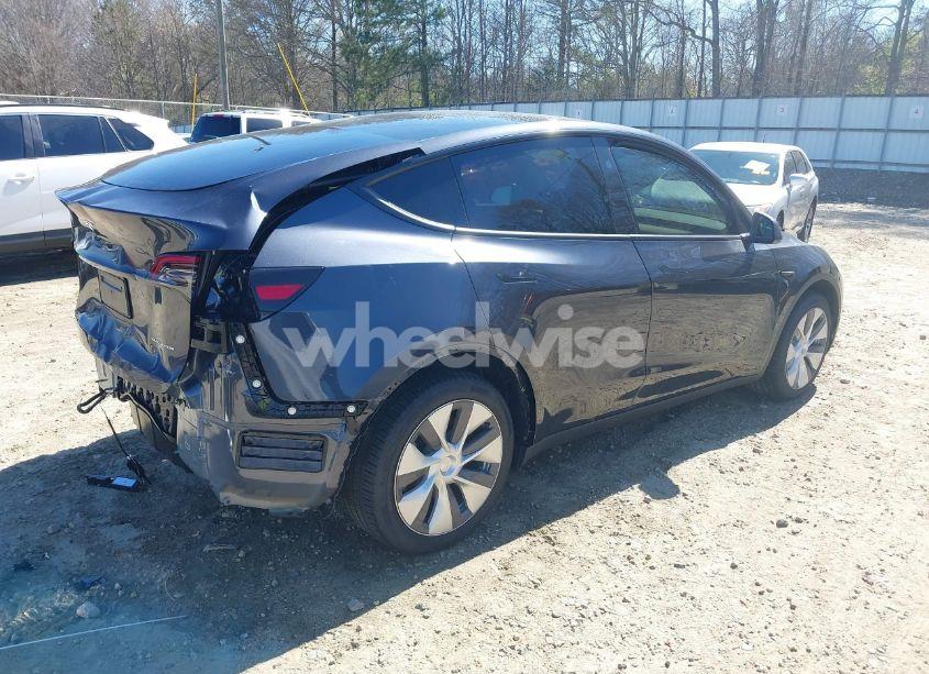 Photo 4 of 2024 Tesla Model Y LONG RANGE DUAL MOTOR ALL-WHEEL DRIVE (VIN 7SAYGDEE8RA262082)