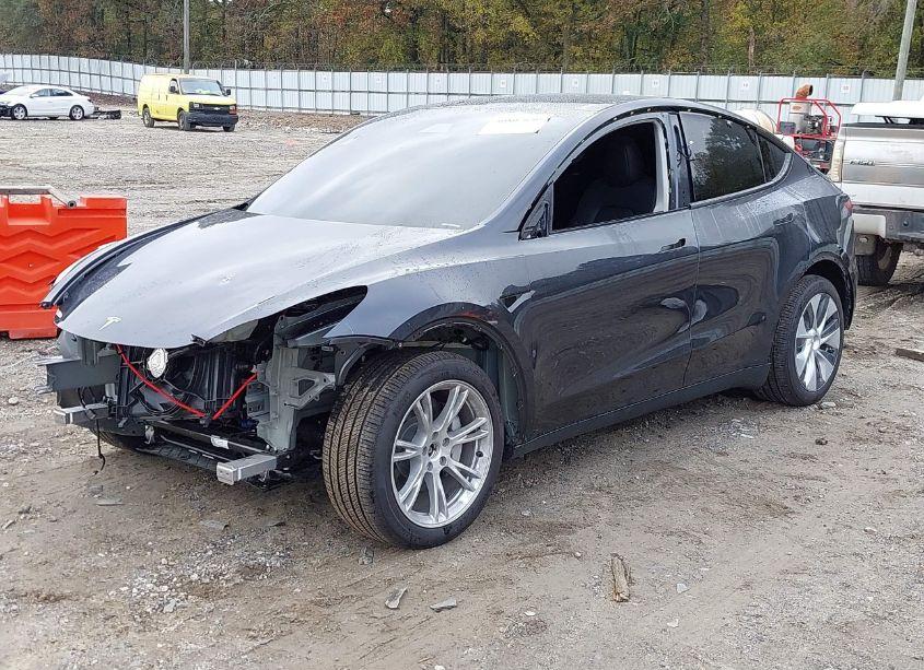 Photo 2 of 2024 Tesla Model Y LONG RANGE DUAL MOTOR ALL-WHEEL DRIVE (VIN 7SAYGDEE8RA275298)