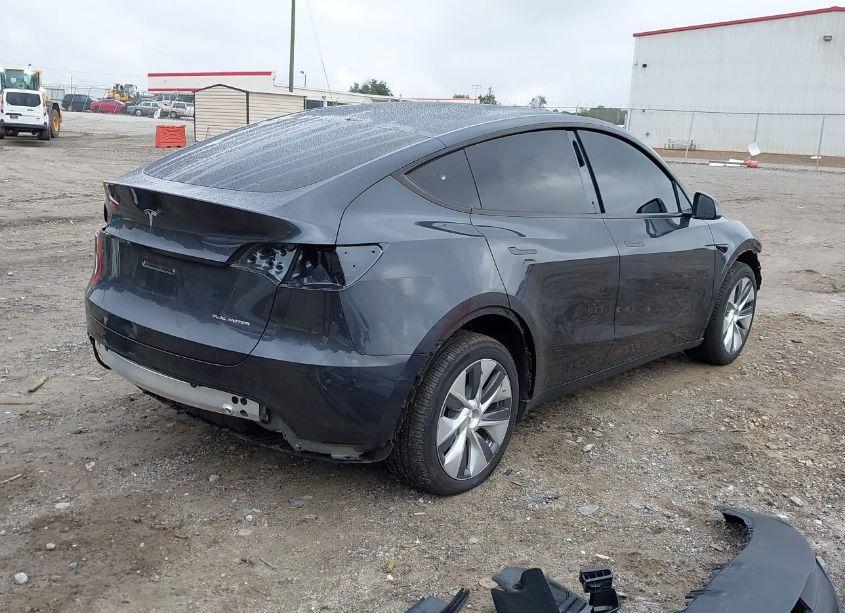 Photo 4 of 2024 Tesla Model Y LONG RANGE DUAL MOTOR ALL-WHEEL DRIVE (VIN 7SAYGDEE8RA275298)