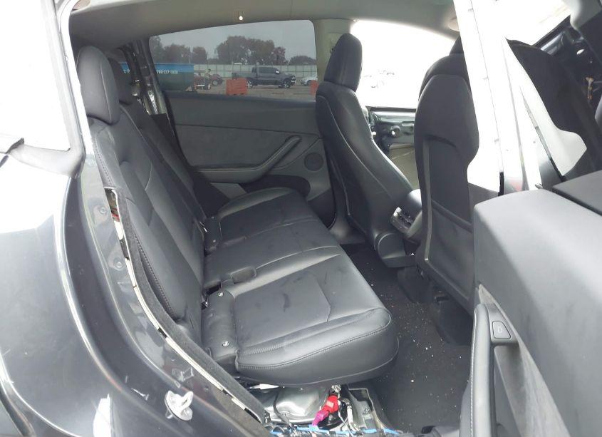 Photo 8 of 2024 Tesla Model Y LONG RANGE DUAL MOTOR ALL-WHEEL DRIVE (VIN 7SAYGDEE8RA275298)