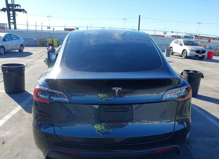 Photo 16 of 2024 Tesla Model Y LONG RANGE DUAL MOTOR ALL-WHEEL DRIVE (VIN 7SAYGDEE8RF064850)