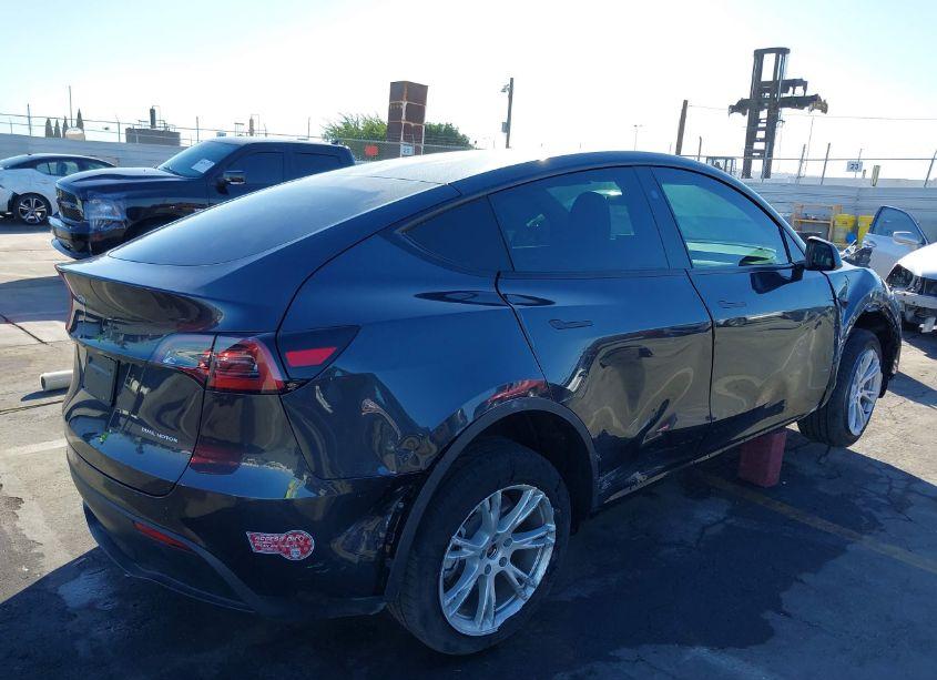 Photo 4 of 2024 Tesla Model Y LONG RANGE DUAL MOTOR ALL-WHEEL DRIVE (VIN 7SAYGDEE8RF064850)