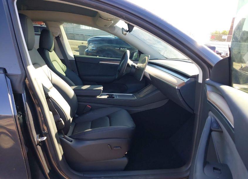 Photo 5 of 2024 Tesla Model Y LONG RANGE DUAL MOTOR ALL-WHEEL DRIVE (VIN 7SAYGDEE8RF064850)