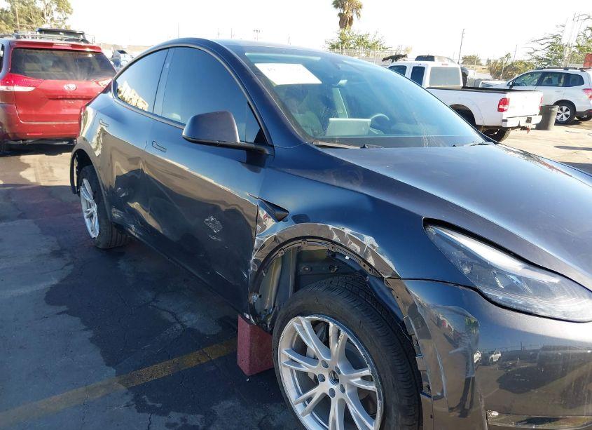 Photo 6 of 2024 Tesla Model Y LONG RANGE DUAL MOTOR ALL-WHEEL DRIVE (VIN 7SAYGDEE8RF064850)