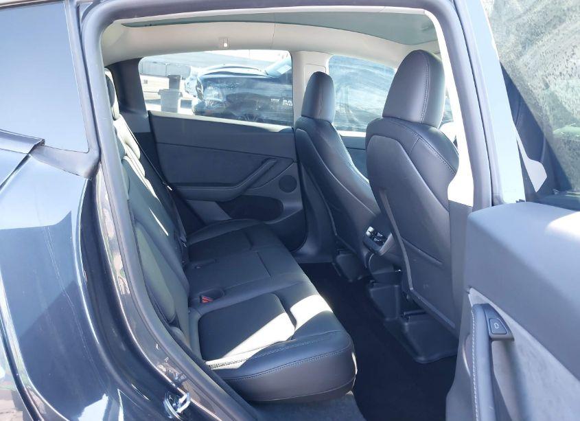 Photo 8 of 2024 Tesla Model Y LONG RANGE DUAL MOTOR ALL-WHEEL DRIVE (VIN 7SAYGDEE8RF064850)