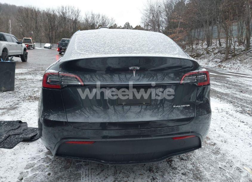 Photo 17 of 2024 Tesla Model Y LONG RANGE DUAL MOTOR ALL-WHEEL DRIVE (VIN 7SAYGDEE8RF084001)