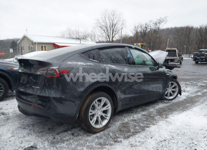Photo 4 of 2024 Tesla Model Y LONG RANGE DUAL MOTOR ALL-WHEEL DRIVE (VIN 7SAYGDEE8RF084001)