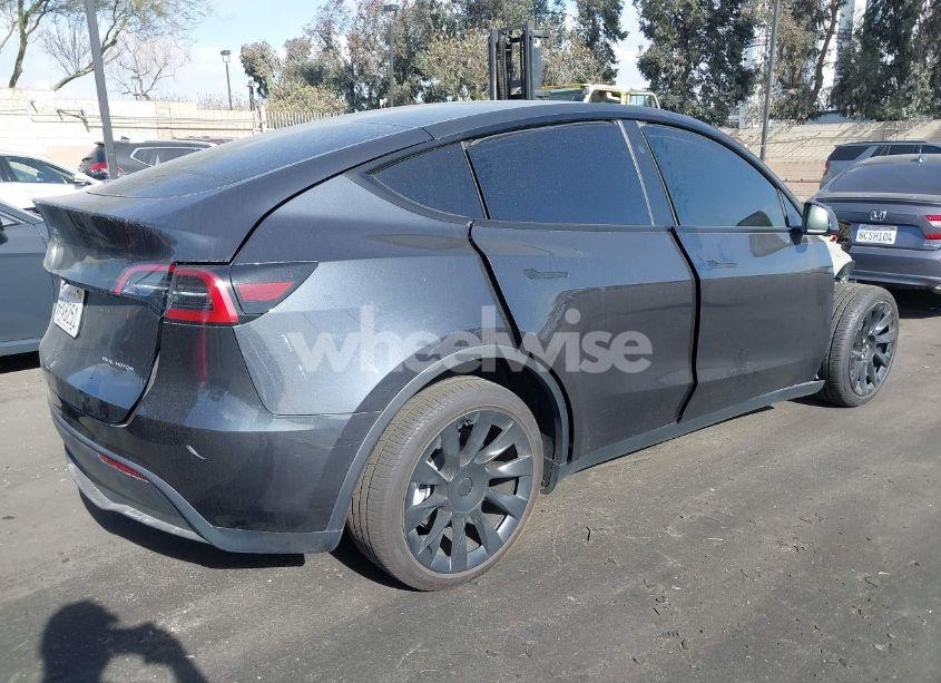 Photo 4 of 2024 Tesla Model Y LONG RANGE DUAL MOTOR ALL-WHEEL DRIVE (VIN 7SAYGDEE8RF150188)
