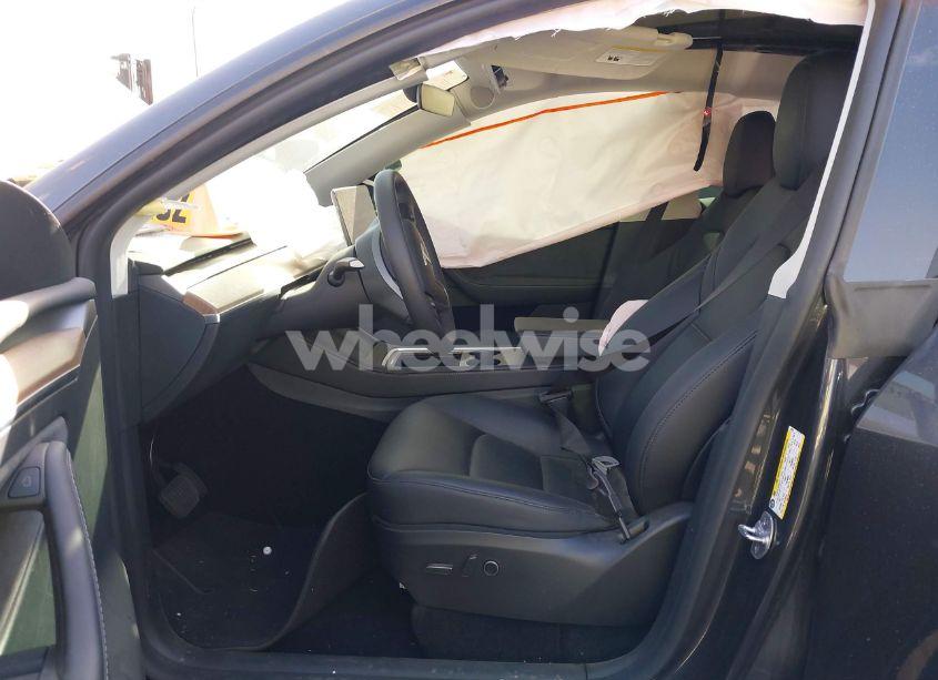 Photo 5 of 2024 Tesla Model Y LONG RANGE DUAL MOTOR ALL-WHEEL DRIVE (VIN 7SAYGDEE8RF150188)