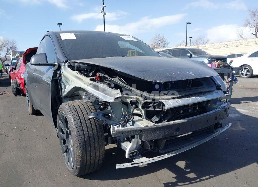 Photo 6 of 2024 Tesla Model Y LONG RANGE DUAL MOTOR ALL-WHEEL DRIVE (VIN 7SAYGDEE8RF150188)