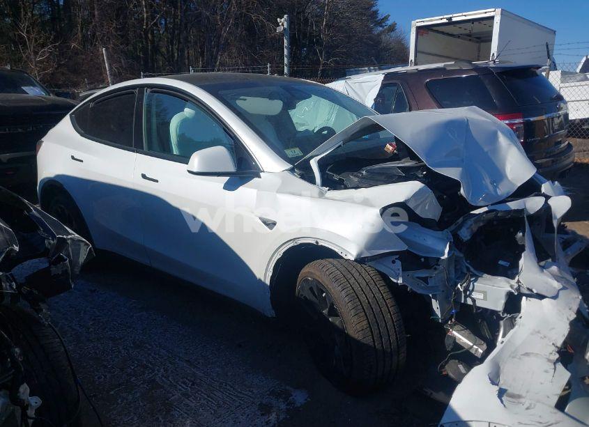 2025 Tesla Model Y LONG RANGE DUAL MOTOR ALL-WHEEL DRIVE (VIN 7SAYGDEE8SA348210) main photo