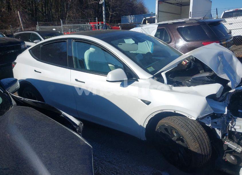 Photo 12 of 2025 Tesla Model Y LONG RANGE DUAL MOTOR ALL-WHEEL DRIVE (VIN 7SAYGDEE8SA348210)