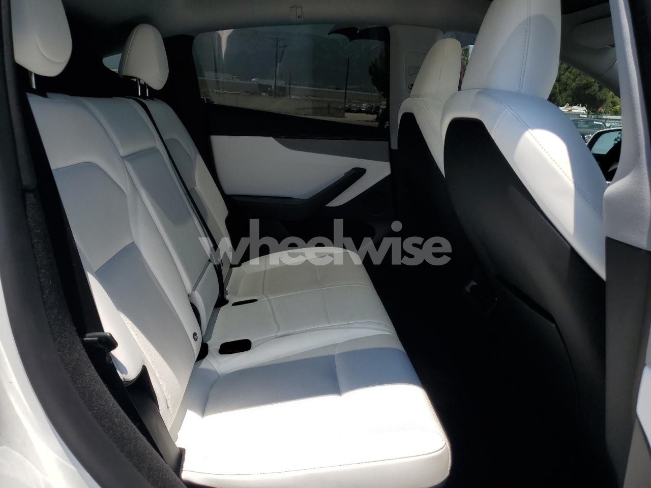Photo 10 of 2026 TESLA MODEL Y N/A (VIN 7SAYGDEE8TF331279)