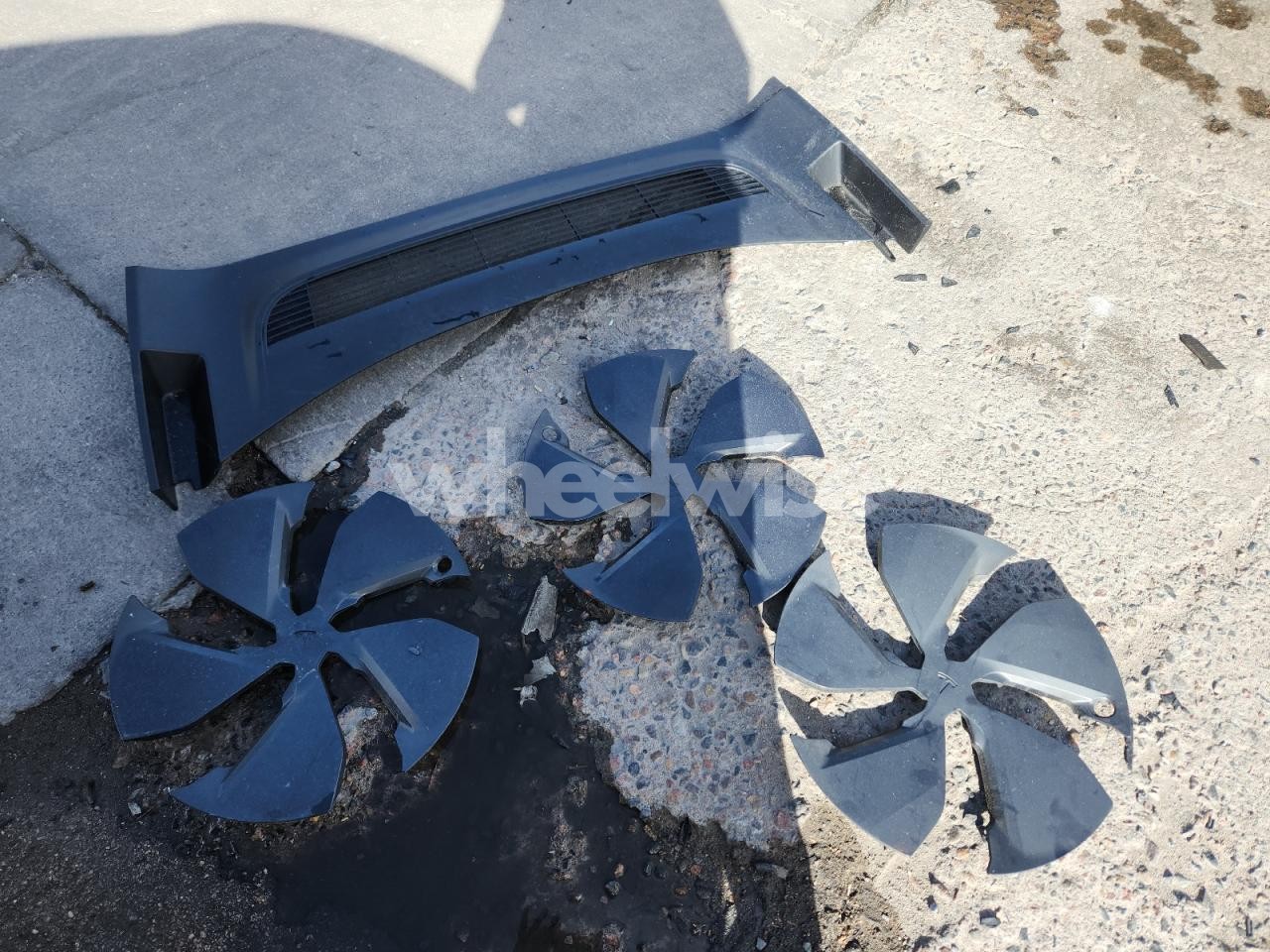 Photo 13 of 2026 TESLA MODEL Y (VIN 7SAYGDEE8TF340449)