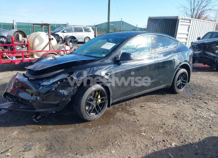 Photo 2 of 2022 Tesla Model Y LONG RANGE DUAL MOTOR ALL-WHEEL DRIVE (VIN 7SAYGDEE9NA008200)