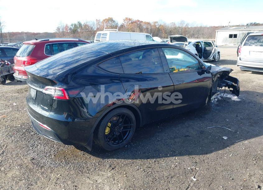 Photo 4 of 2022 Tesla Model Y LONG RANGE DUAL MOTOR ALL-WHEEL DRIVE (VIN 7SAYGDEE9NA008200)