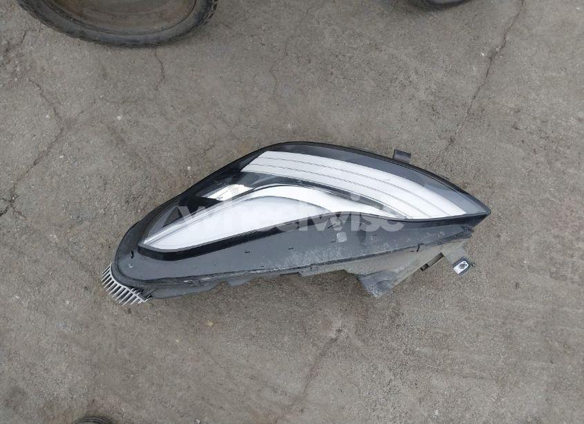 Photo 12 of 2022 Tesla Model Y LONG RANGE DUAL MOTOR ALL-WHEEL DRIVE (VIN 7SAYGDEE9NA015292)