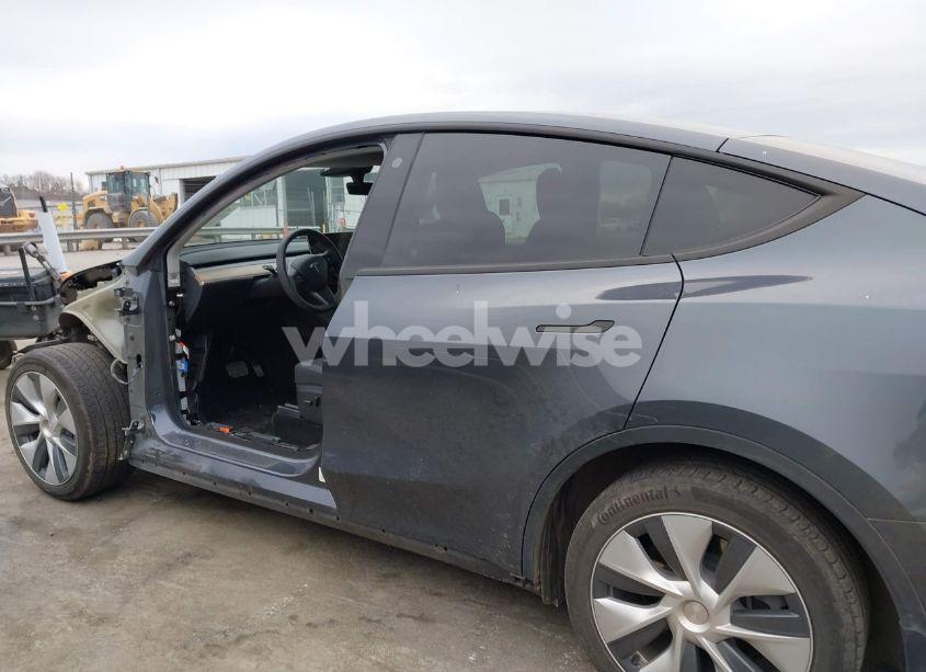 Photo 15 of 2022 Tesla Model Y LONG RANGE DUAL MOTOR ALL-WHEEL DRIVE (VIN 7SAYGDEE9NA015292)