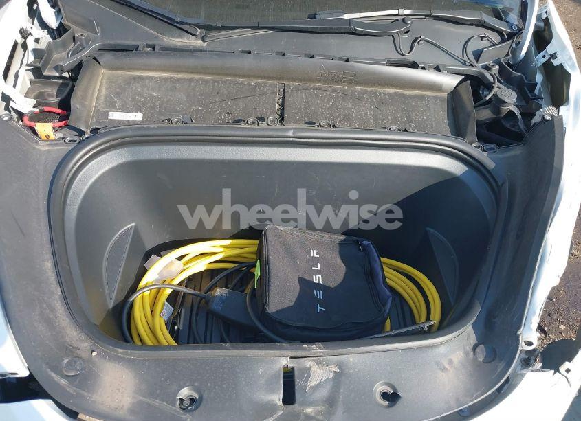 Photo 10 of 2022 Tesla Model Y LONG RANGE DUAL MOTOR ALL-WHEEL DRIVE (VIN 7SAYGDEE9NF422094)