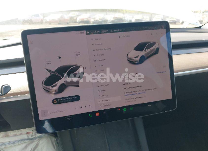 Photo 18 of 2022 Tesla Model Y LONG RANGE DUAL MOTOR ALL-WHEEL DRIVE (VIN 7SAYGDEE9NF422094)