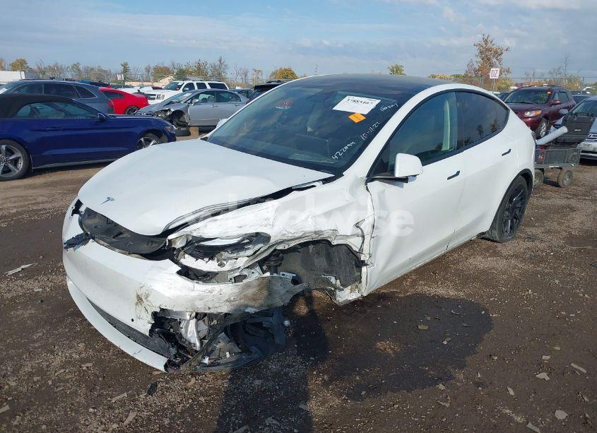 Photo 2 of 2022 Tesla Model Y LONG RANGE DUAL MOTOR ALL-WHEEL DRIVE (VIN 7SAYGDEE9NF422094)