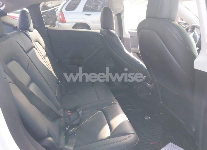 Photo 8 of 2022 Tesla Model Y LONG RANGE DUAL MOTOR ALL-WHEEL DRIVE (VIN 7SAYGDEE9NF422094)