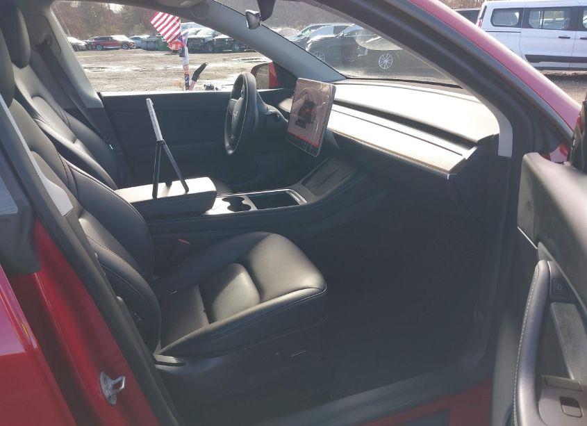 Photo 5 of 2022 Tesla Model Y LONG RANGE DUAL MOTOR ALL-WHEEL DRIVE (VIN 7SAYGDEE9NF426372)