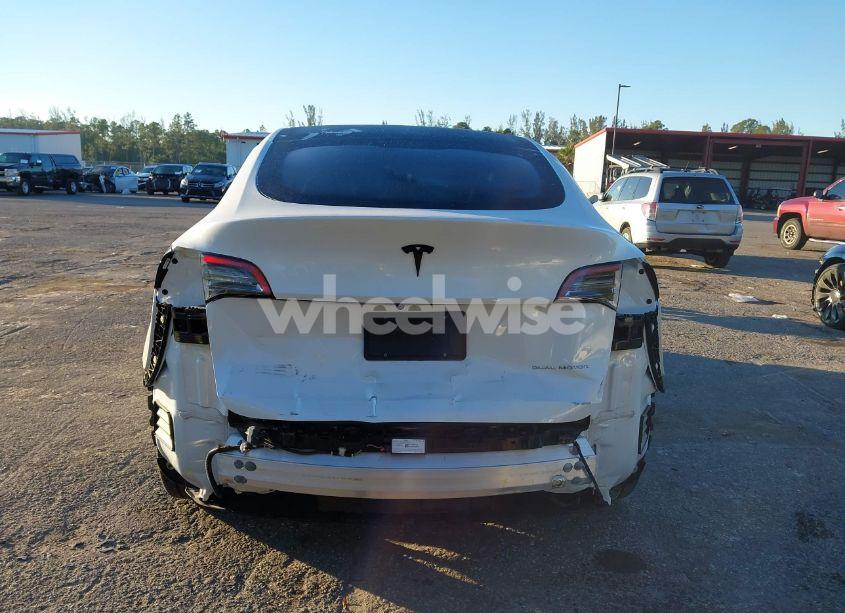 Photo 16 of 2022 Tesla Model Y LONG RANGE DUAL MOTOR ALL-WHEEL DRIVE (VIN 7SAYGDEE9NF564817)