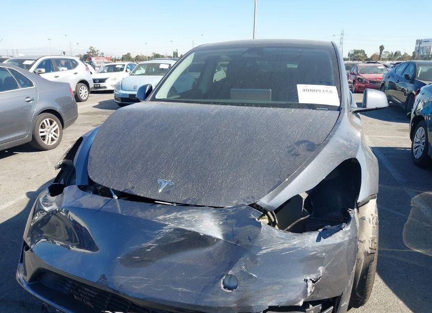 Photo 6 of 2023 Tesla Model Y AWD/LONG RANGE DUAL MOTOR ALL-WHEEL DRIVE (VIN 7SAYGDEE9PA055942)