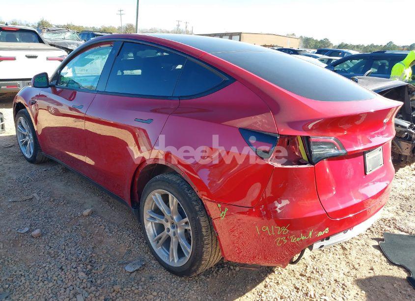 Photo 3 of 2023 Tesla Model Y AWD/LONG RANGE DUAL MOTOR ALL-WHEEL DRIVE (VIN 7SAYGDEE9PA060459)