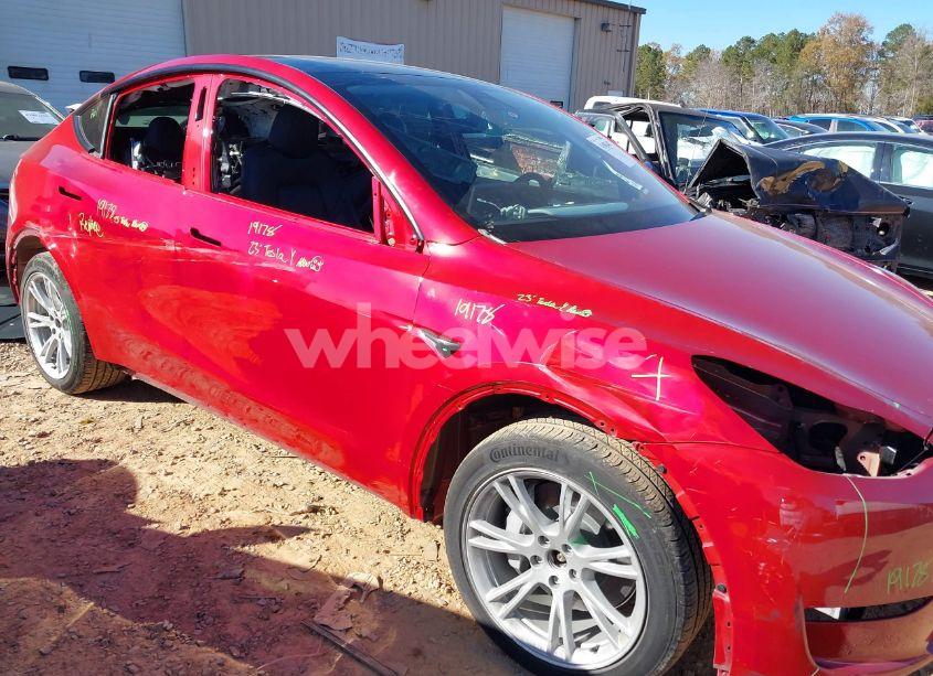 Photo 6 of 2023 Tesla Model Y AWD/LONG RANGE DUAL MOTOR ALL-WHEEL DRIVE (VIN 7SAYGDEE9PA060459)