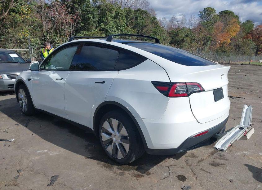 Photo 3 of 2023 Tesla Model Y AWD/LONG RANGE DUAL MOTOR ALL-WHEEL DRIVE (VIN 7SAYGDEE9PA104184)