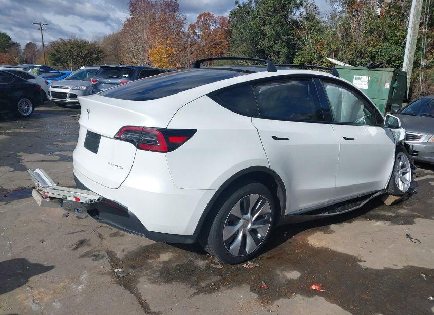 Photo 4 of 2023 Tesla Model Y AWD/LONG RANGE DUAL MOTOR ALL-WHEEL DRIVE (VIN 7SAYGDEE9PA104184)