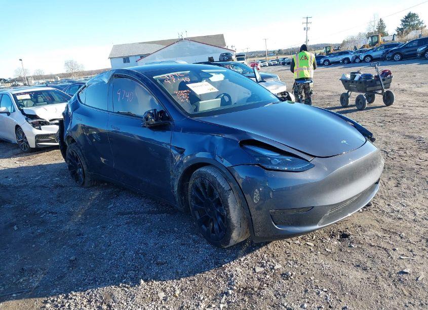 2023 Tesla Model Y AWD/LONG RANGE DUAL MOTOR ALL-WHEEL DRIVE (VIN 7SAYGDEE9PA208674) main photo