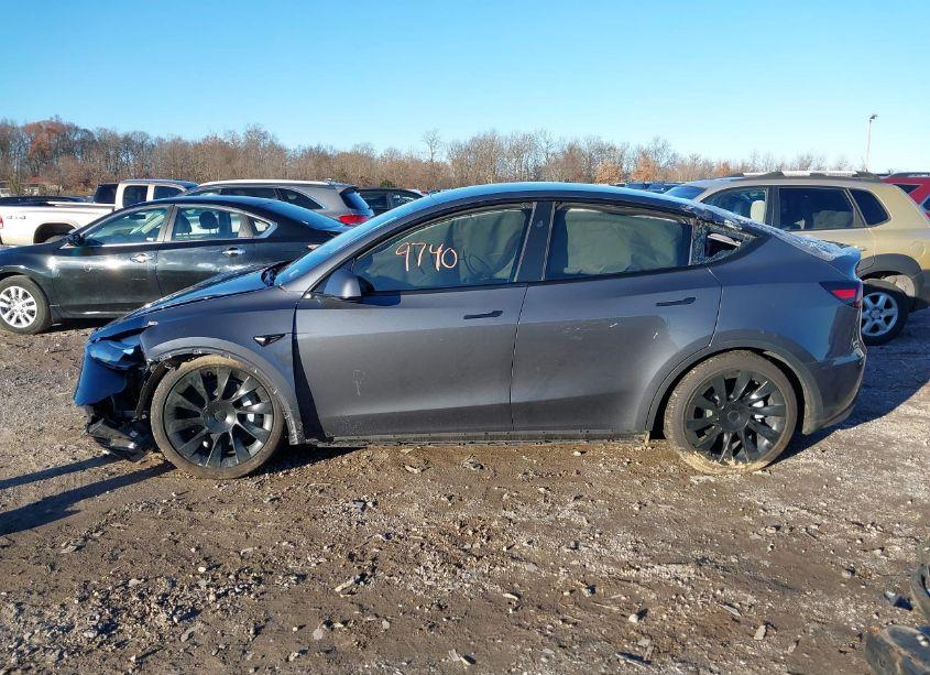 Photo 14 of 2023 Tesla Model Y AWD/LONG RANGE DUAL MOTOR ALL-WHEEL DRIVE (VIN 7SAYGDEE9PA208674)