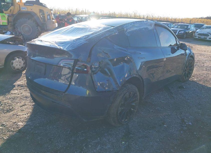 Photo 4 of 2023 Tesla Model Y AWD/LONG RANGE DUAL MOTOR ALL-WHEEL DRIVE (VIN 7SAYGDEE9PA208674)