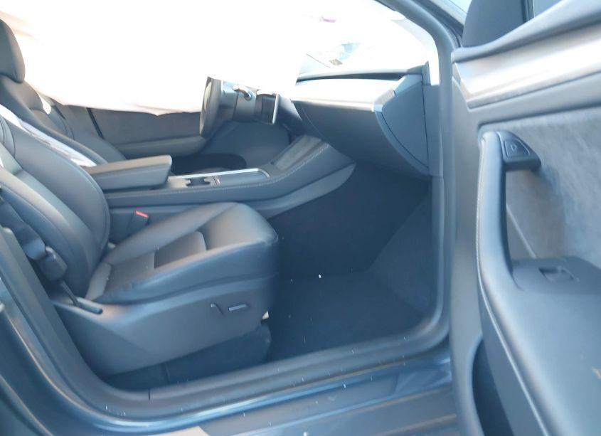 Photo 5 of 2023 Tesla Model Y AWD/LONG RANGE DUAL MOTOR ALL-WHEEL DRIVE (VIN 7SAYGDEE9PA208674)