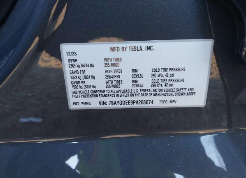 Photo 9 of 2023 Tesla Model Y AWD/LONG RANGE DUAL MOTOR ALL-WHEEL DRIVE (VIN 7SAYGDEE9PA208674)